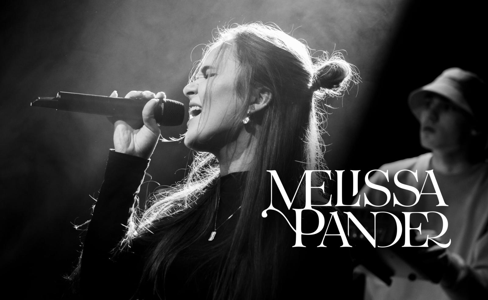 Melissa Pander zingt